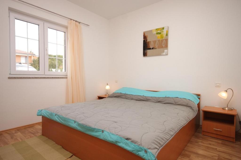 Stinjan Apartment Sleeps 4 Air Con Wifi Bagian luar foto